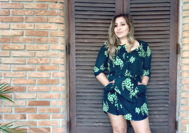 Look do Dia Vestido Manga Longa Azul Marinho Floral