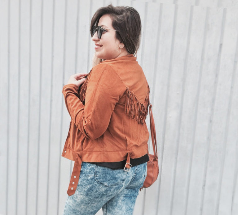 Look do dia com Jaqueta de Franjas