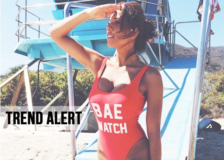 Tendências Moda Praia - Como Usar Maiô com Frases