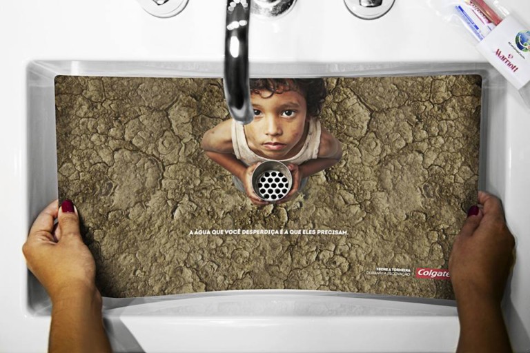 Dia Mundial da Agua Feche a Torneira Colgate