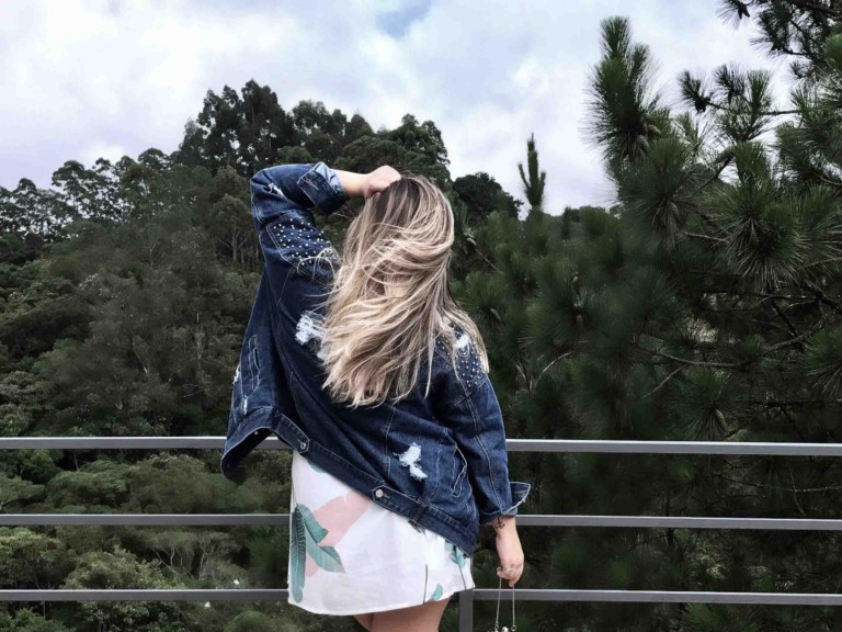 Look com Jaqueta Jeans