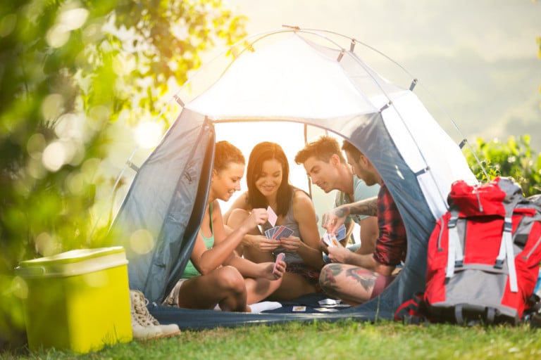 itens essenciais na hora de acampar